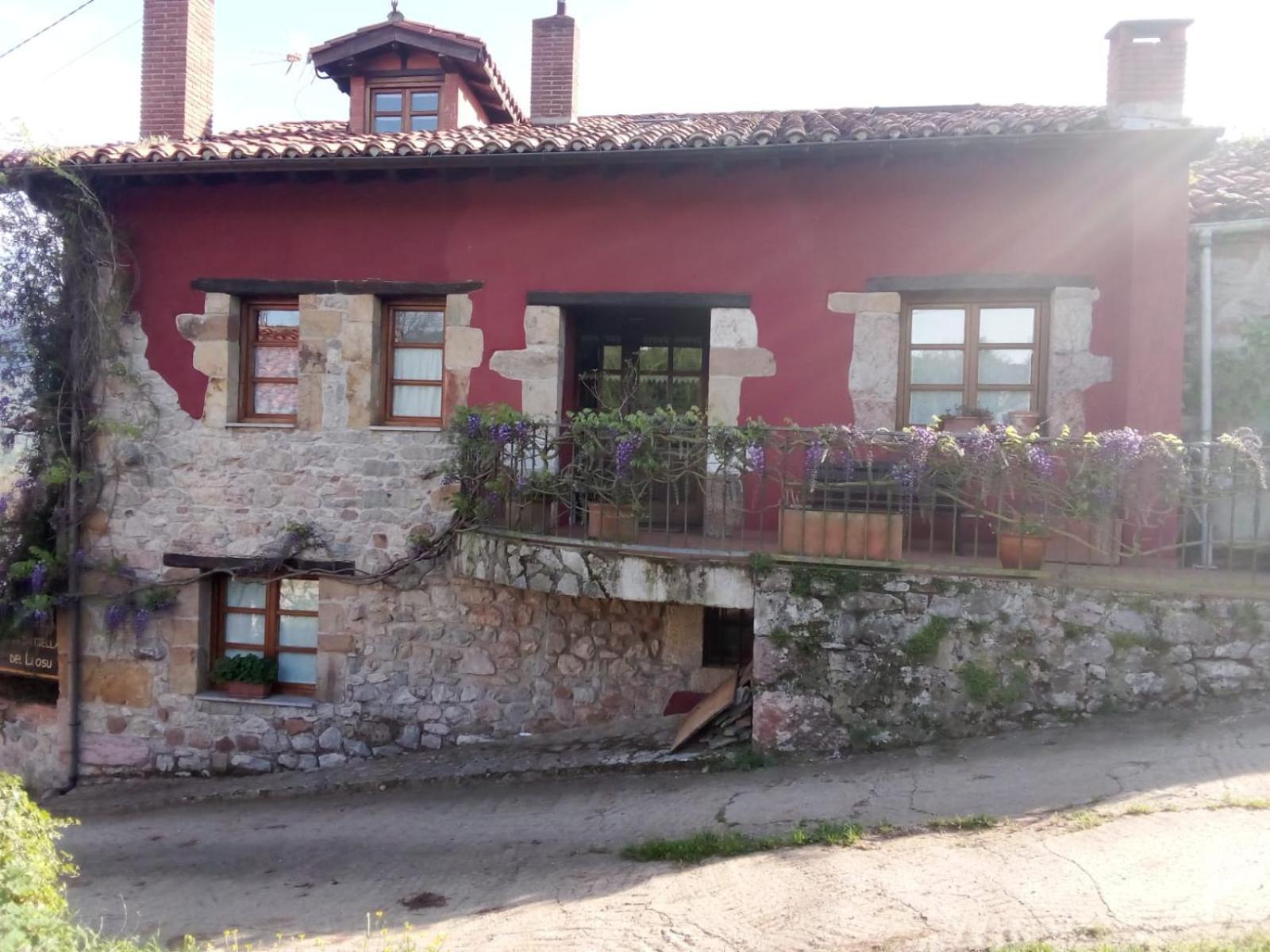 La Portiella Del Llosu * Pandiello